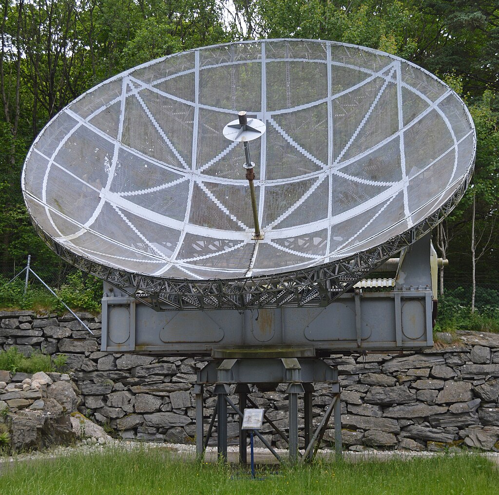A parabola dish with equipment located at the focus.